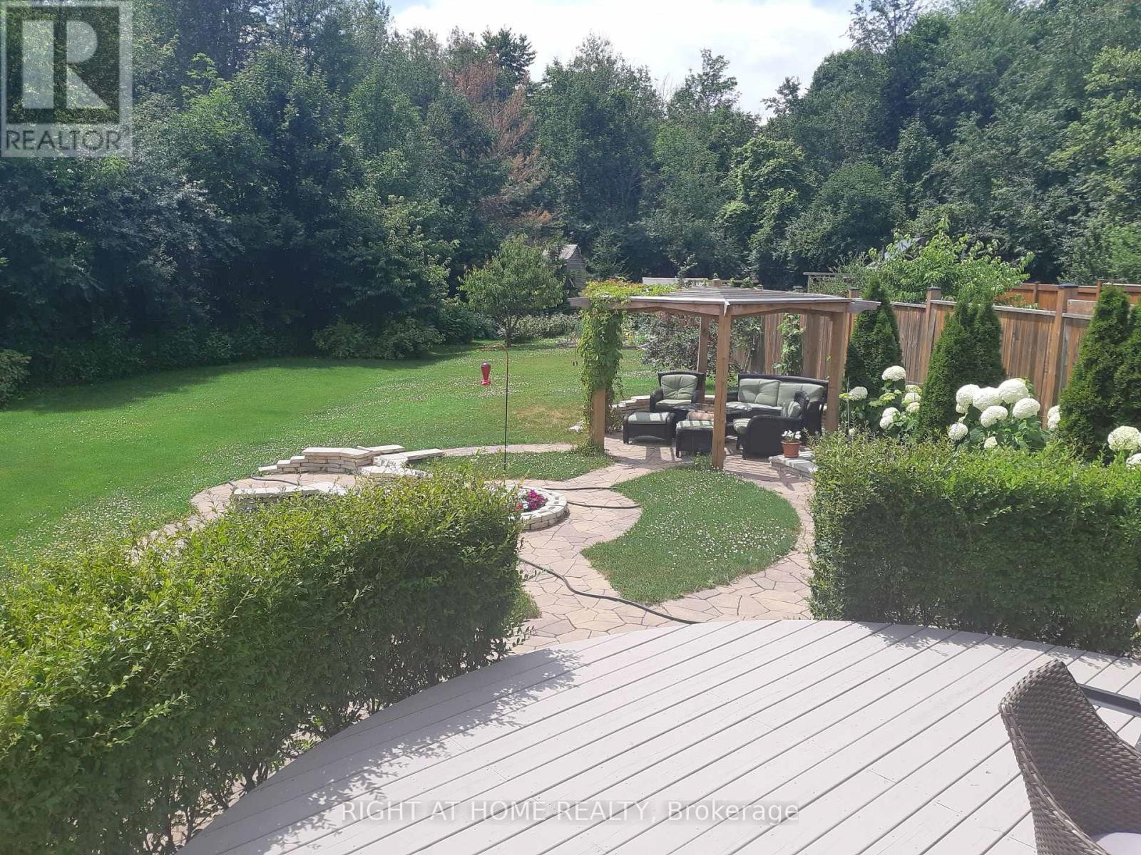 












154 PETER RUPERT AVENUE

,
Vaughan (Patterson),




Ontario
L6A0Y5

