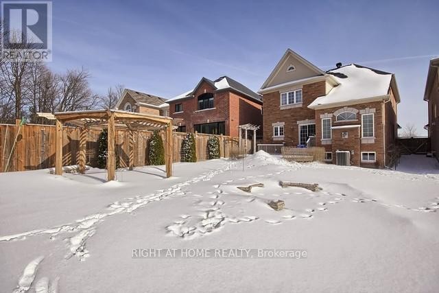 












154 PETER RUPERT AVENUE

,
Vaughan (Patterson),




Ontario
L6A0Y5

