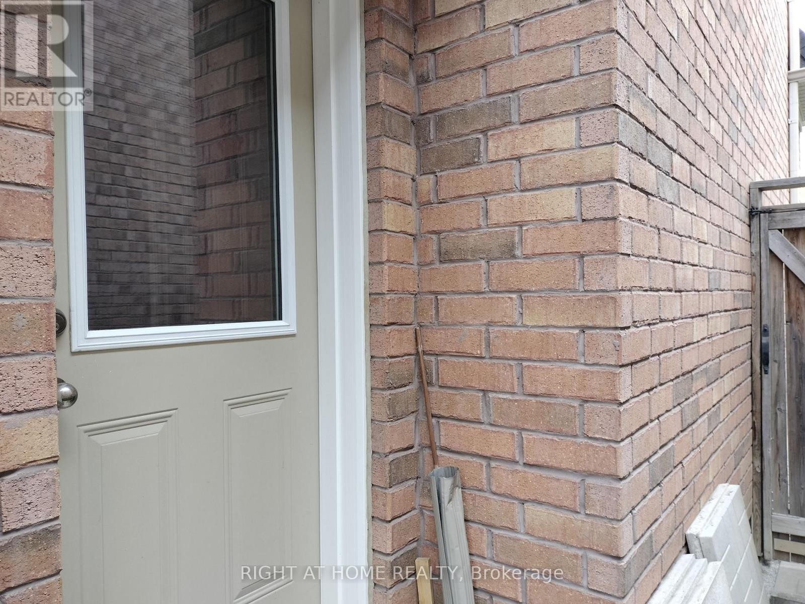 












154 PETER RUPERT AVENUE

,
Vaughan (Patterson),




Ontario
L6A0Y5

