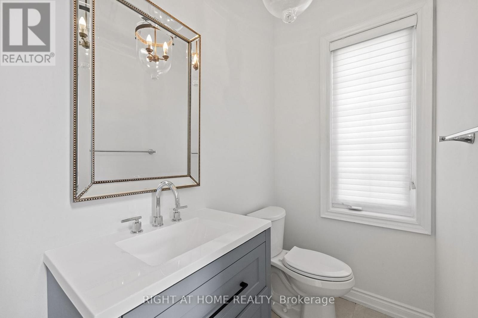 












116 KNIGHTSHADE DRIVE

,
Vaughan (Patterson),




Ontario
L4J9L1

