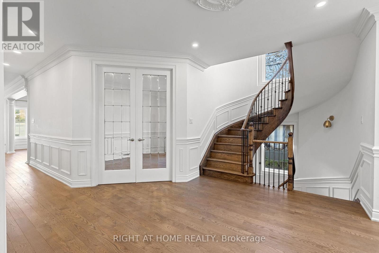 












116 KNIGHTSHADE DRIVE

,
Vaughan (Patterson),




Ontario
L4J9L1

