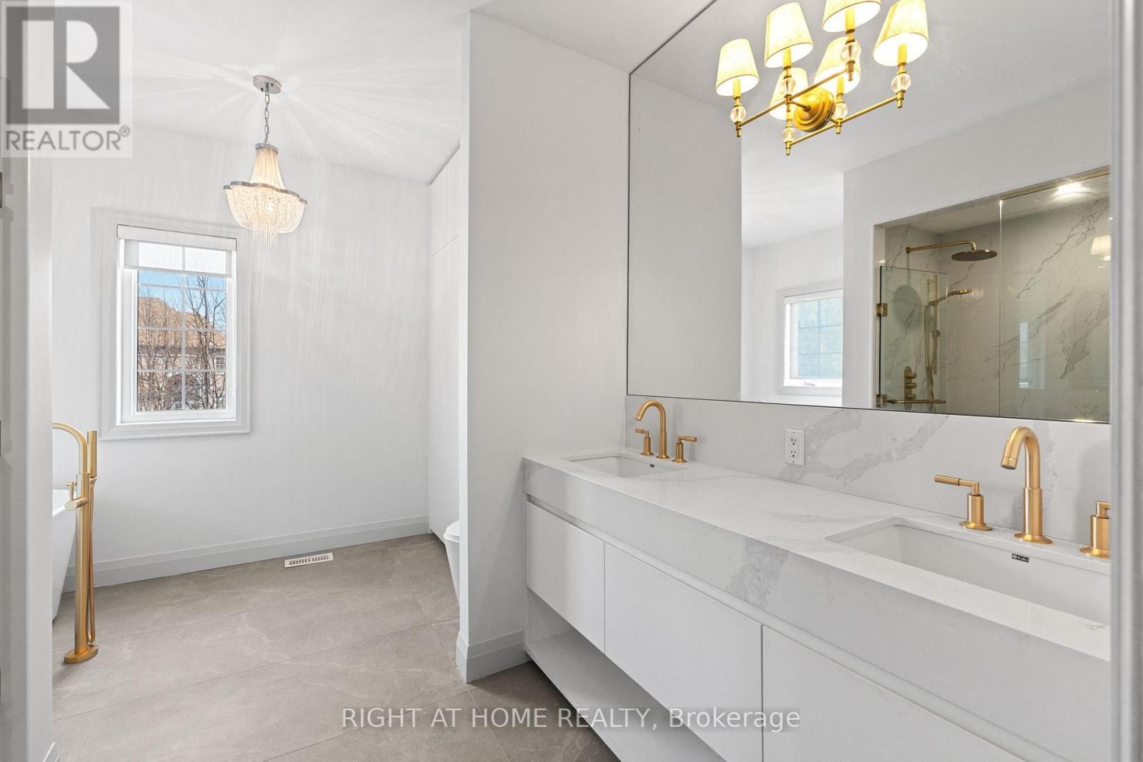 












116 KNIGHTSHADE DRIVE

,
Vaughan (Patterson),




Ontario
L4J9L1

