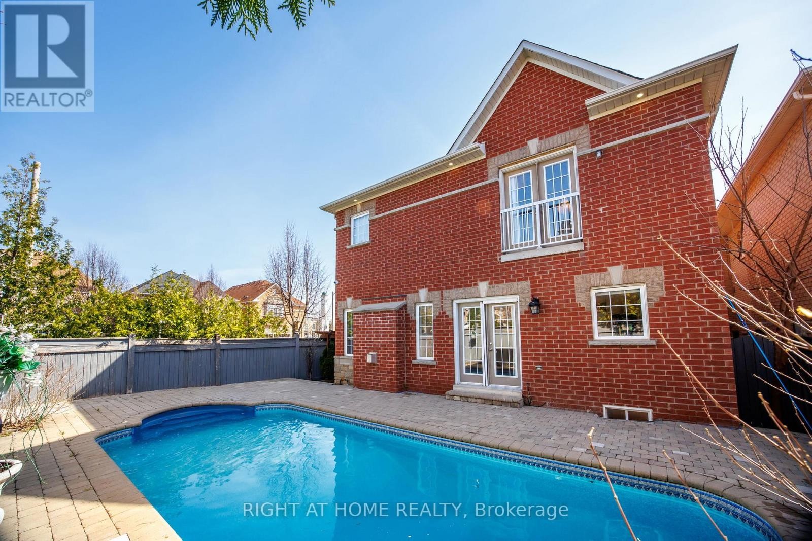 












116 KNIGHTSHADE DRIVE

,
Vaughan (Patterson),




Ontario
L4J9L1

