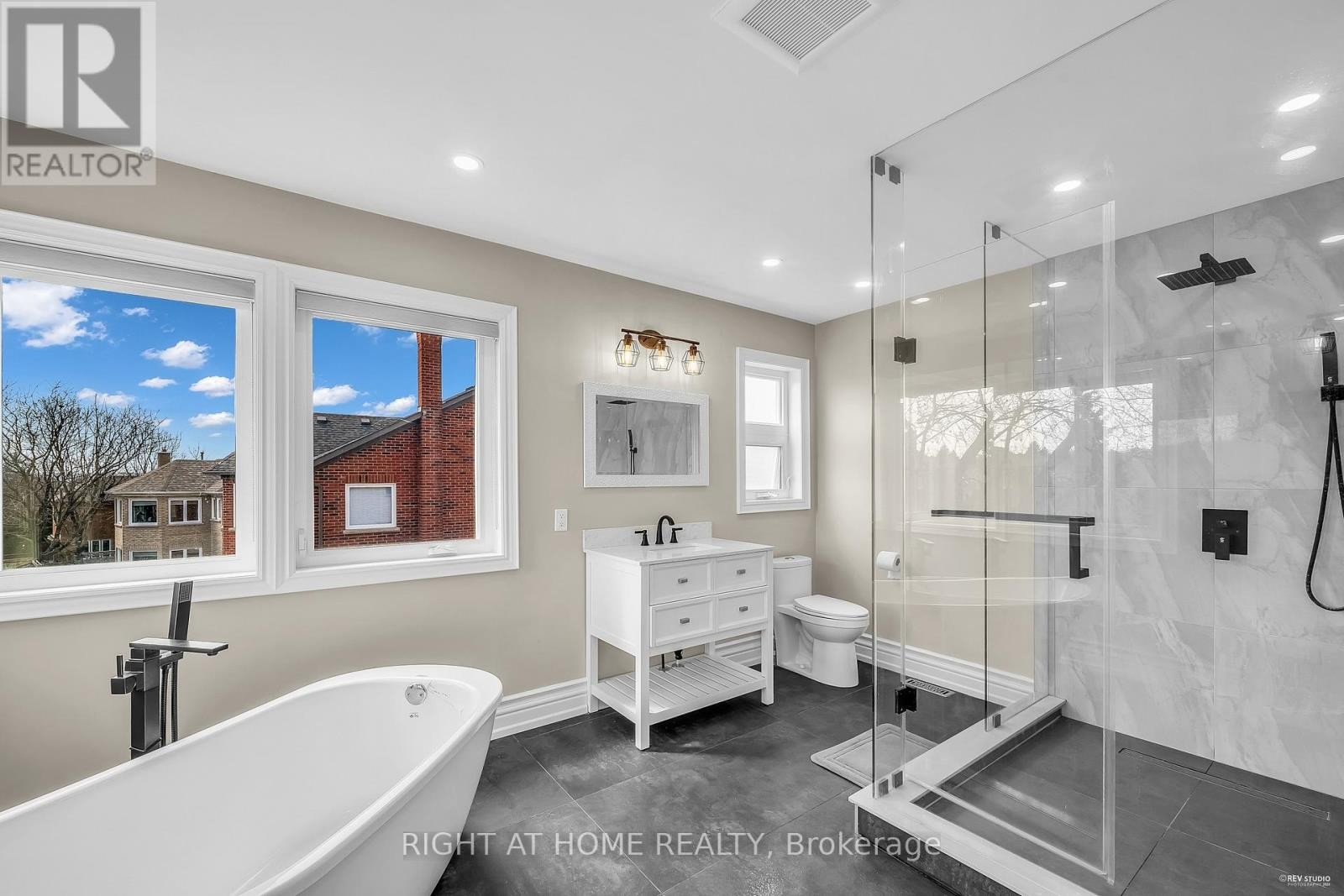 












1092 STONEHAVEN AVENUE

,
Newmarket (Stonehaven-Wyndham),




Ontario
L3X1M7


