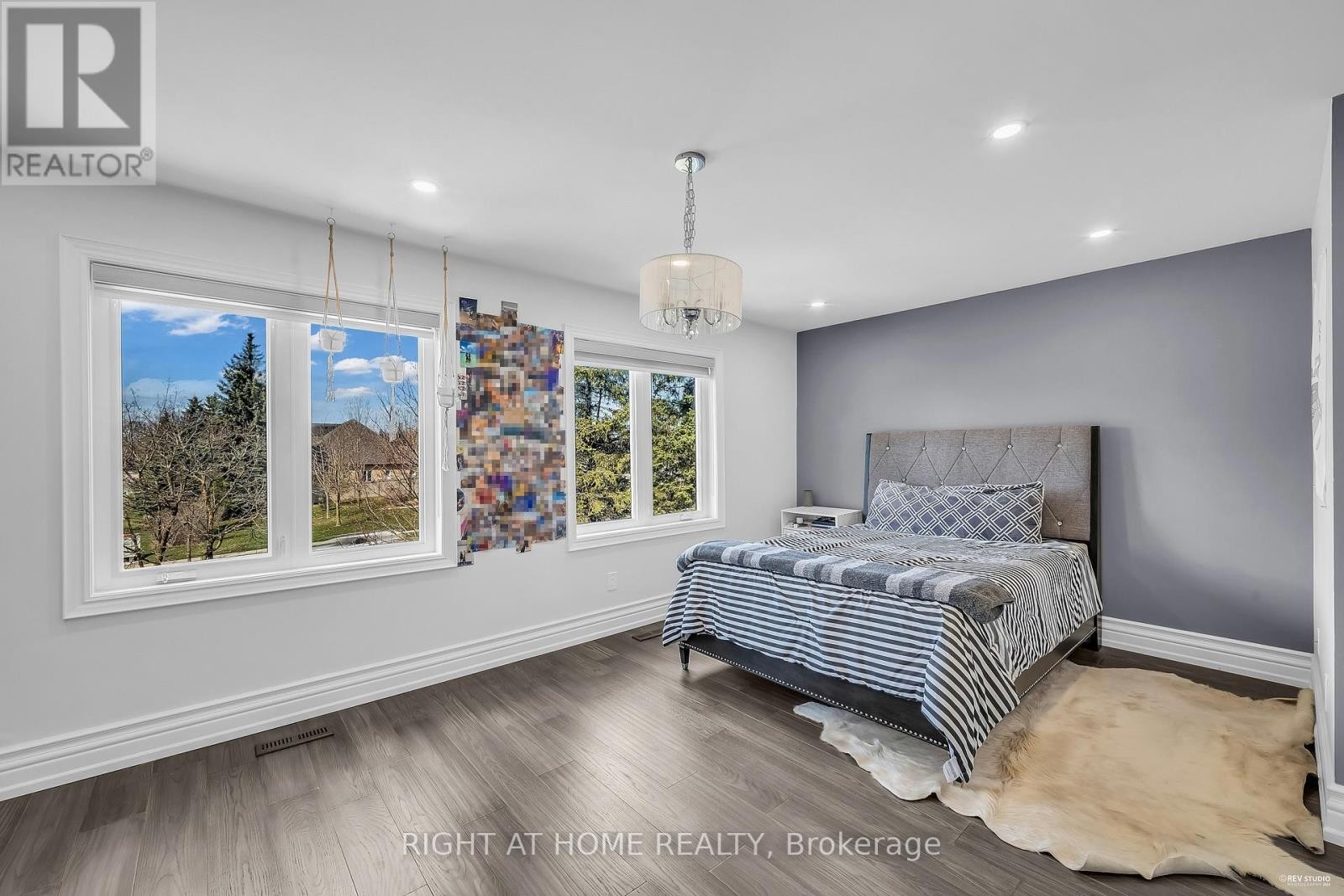 












1092 STONEHAVEN AVENUE

,
Newmarket (Stonehaven-Wyndham),




Ontario
L3X1M7

