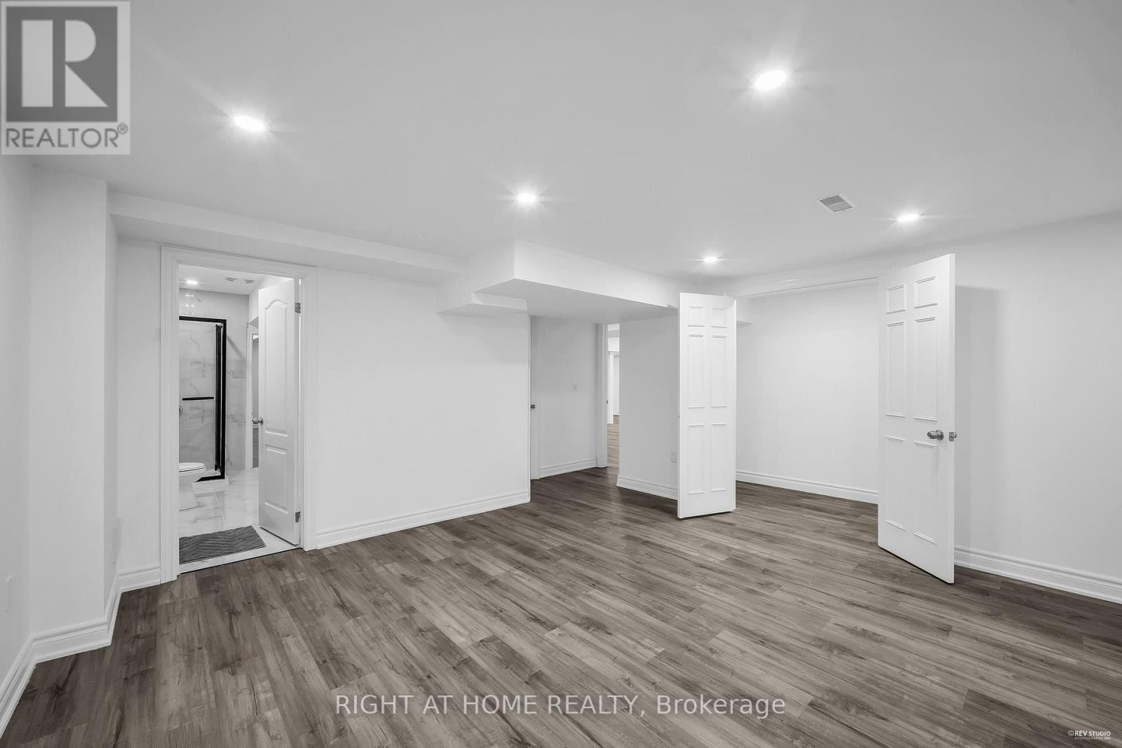 












1092 STONEHAVEN AVENUE

,
Newmarket (Stonehaven-Wyndham),




Ontario
L3X1M7

