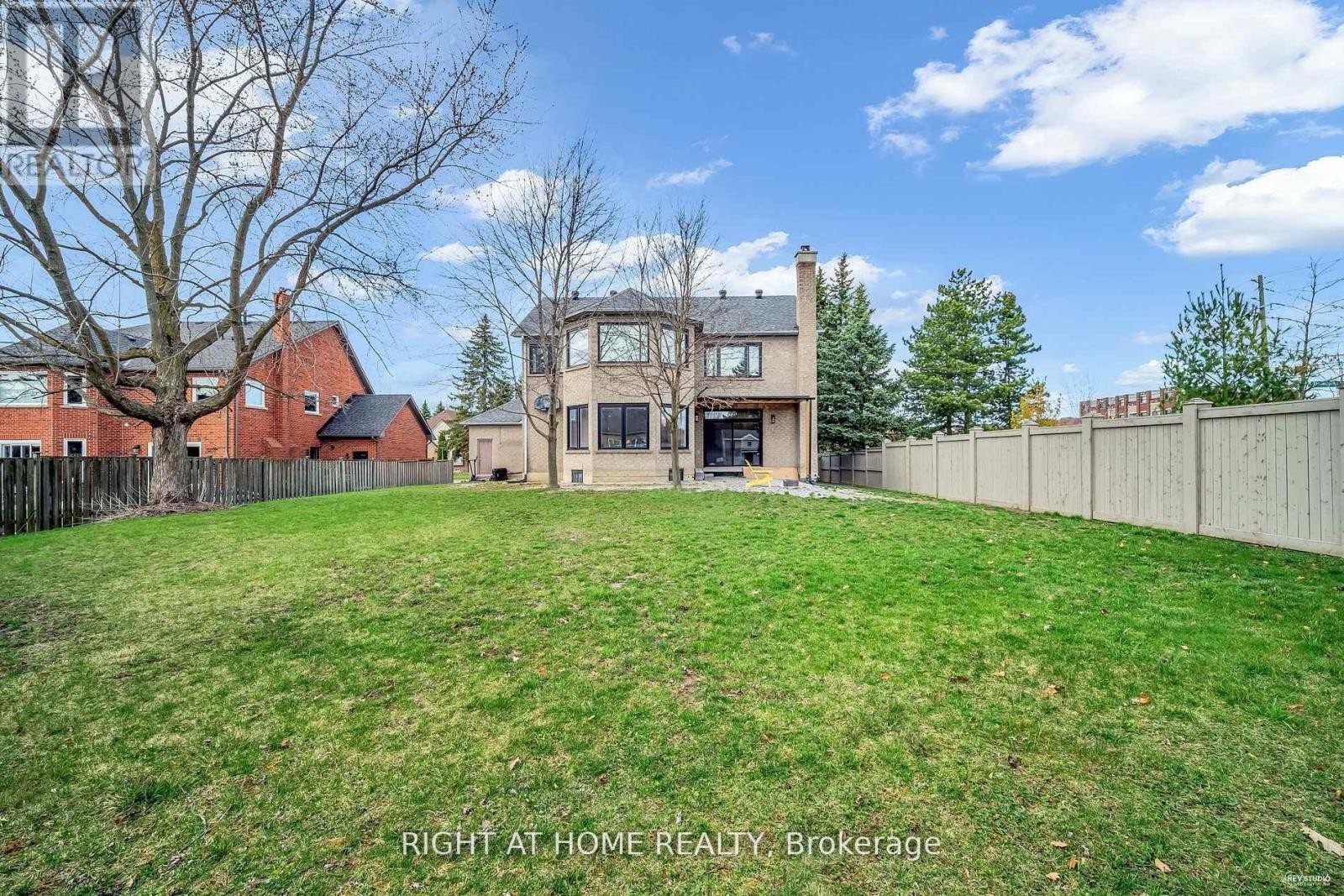 












1092 STONEHAVEN AVENUE

,
Newmarket (Stonehaven-Wyndham),




Ontario
L3X1M7

