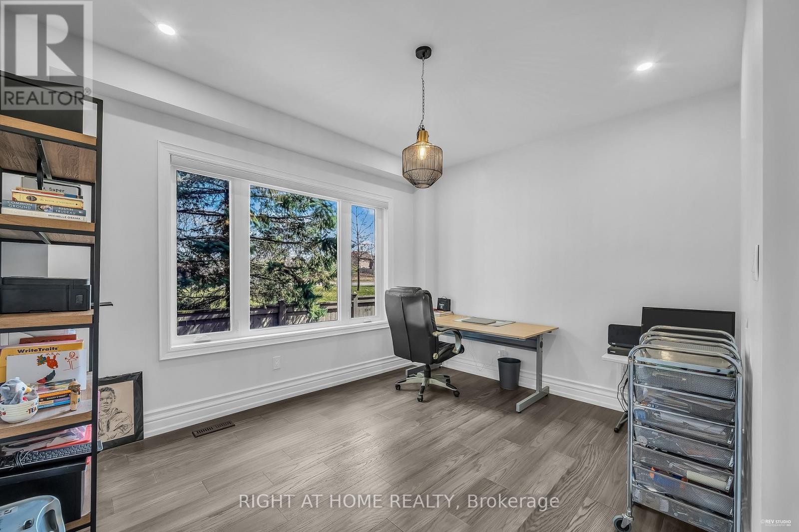 












1092 STONEHAVEN AVENUE

,
Newmarket (Stonehaven-Wyndham),




Ontario
L3X1M7

