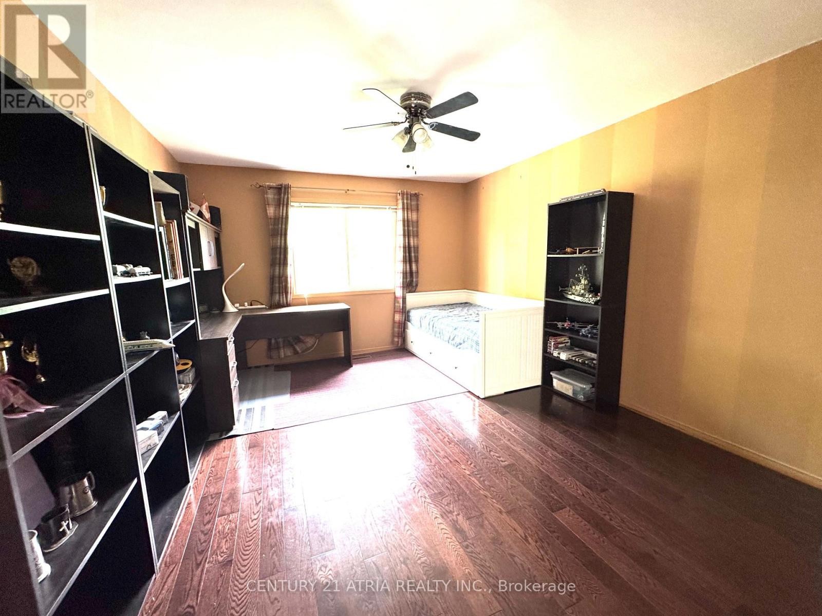 












15 TIMPSON DRIVE

,
Aurora (Aurora Highlands),




Ontario
L4G5K6

