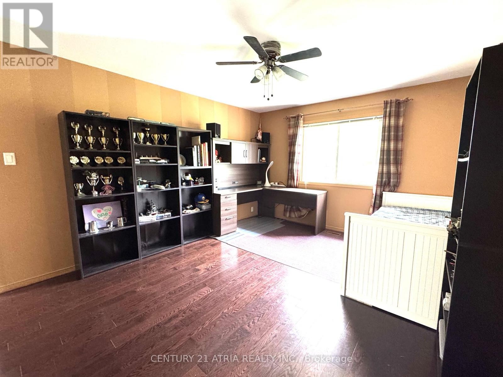 












15 TIMPSON DRIVE

,
Aurora (Aurora Highlands),




Ontario
L4G5K6

