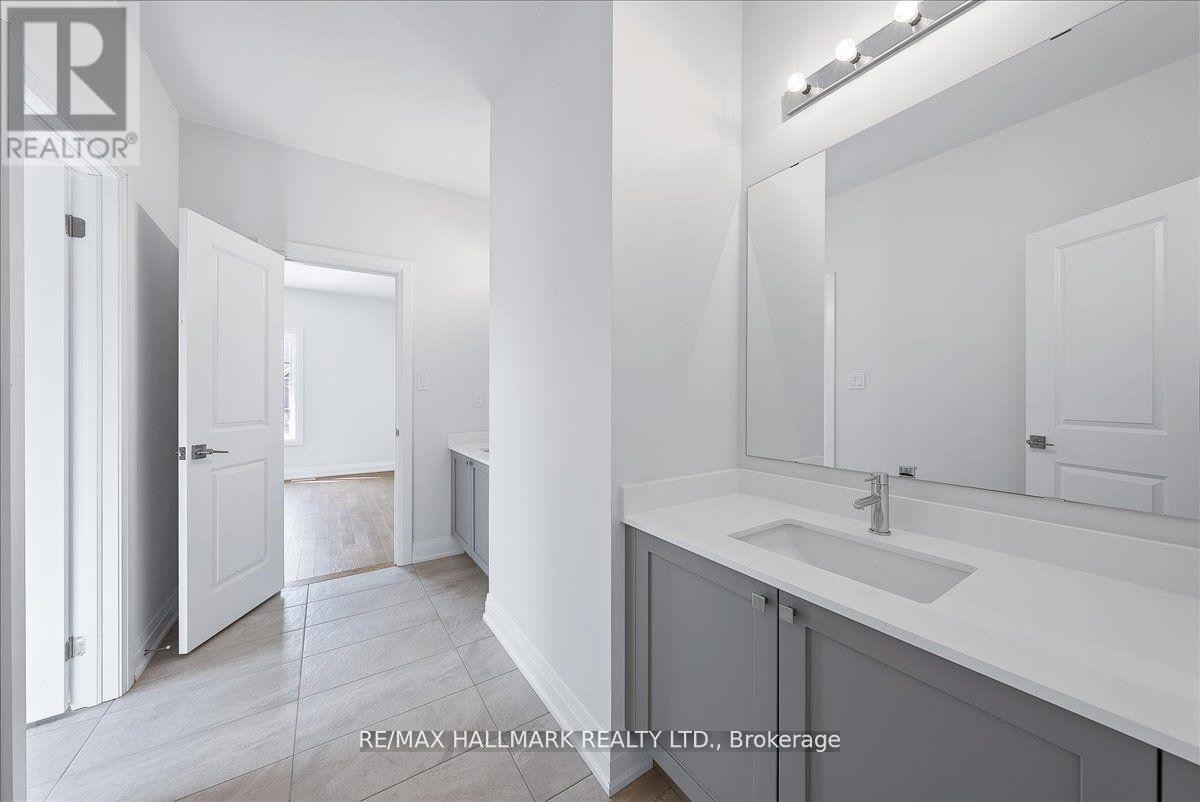 












15 AIDA PLACE N

,
Richmond Hill (Oak Ridges),




Ontario
L4E2Y5


