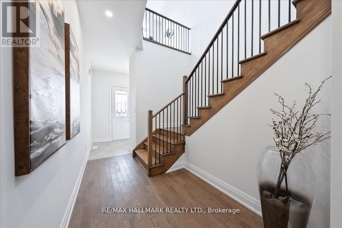 












15 AIDA PLACE N

,
Richmond Hill (Oak Ridges),




Ontario
L4E2Y5

