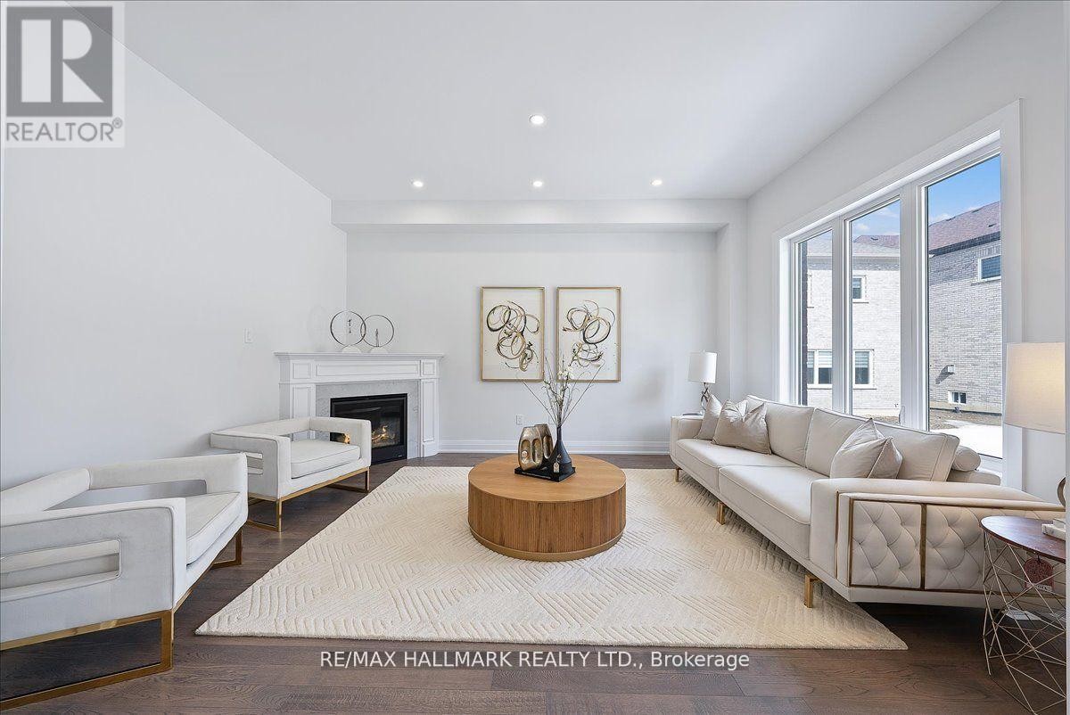 












15 AIDA PLACE N

,
Richmond Hill (Oak Ridges),




Ontario
L4E2Y5

