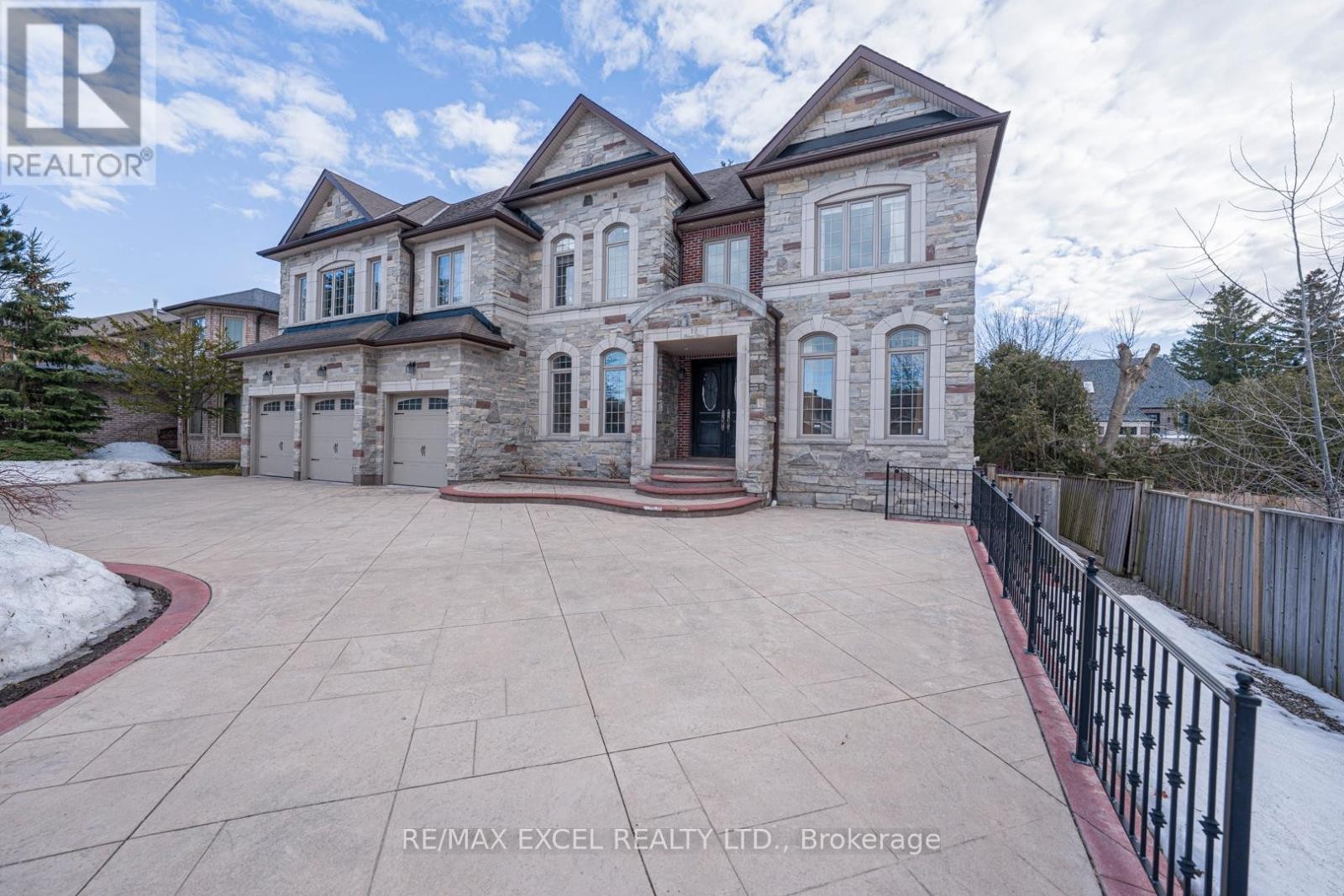 












19 ADDISON STREET

,
Richmond Hill (North Richvale),




Ontario
L4C9N1

