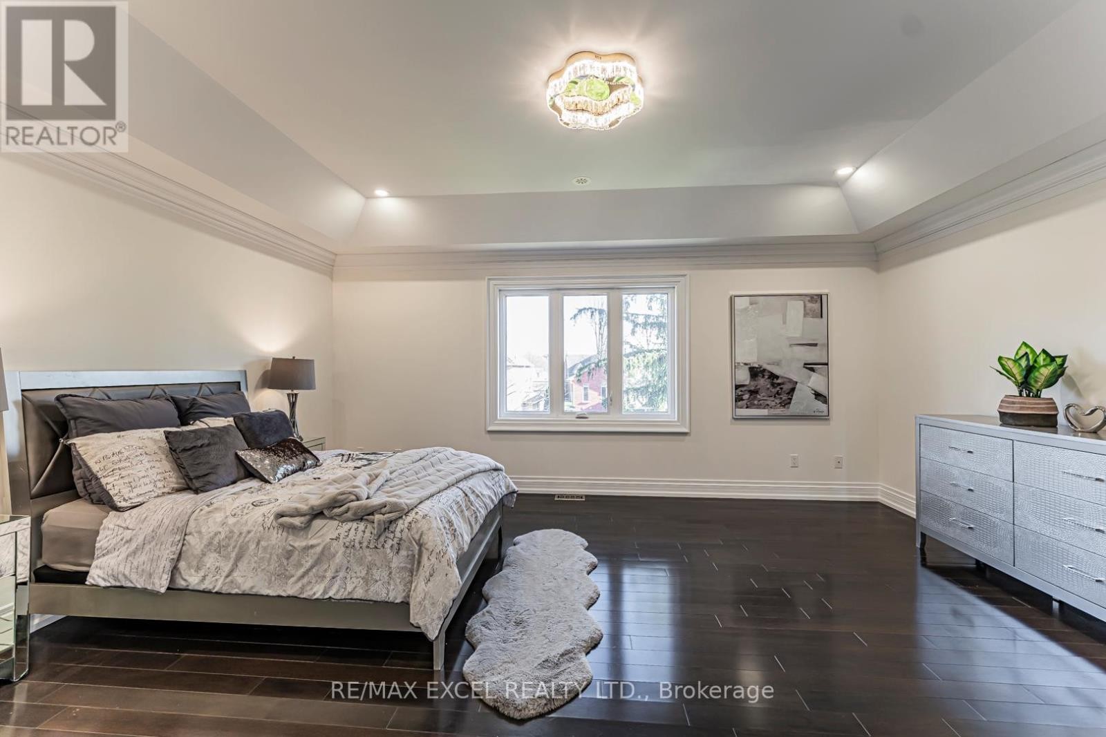 












19 ADDISON STREET

,
Richmond Hill (North Richvale),




Ontario
L4C9N1

