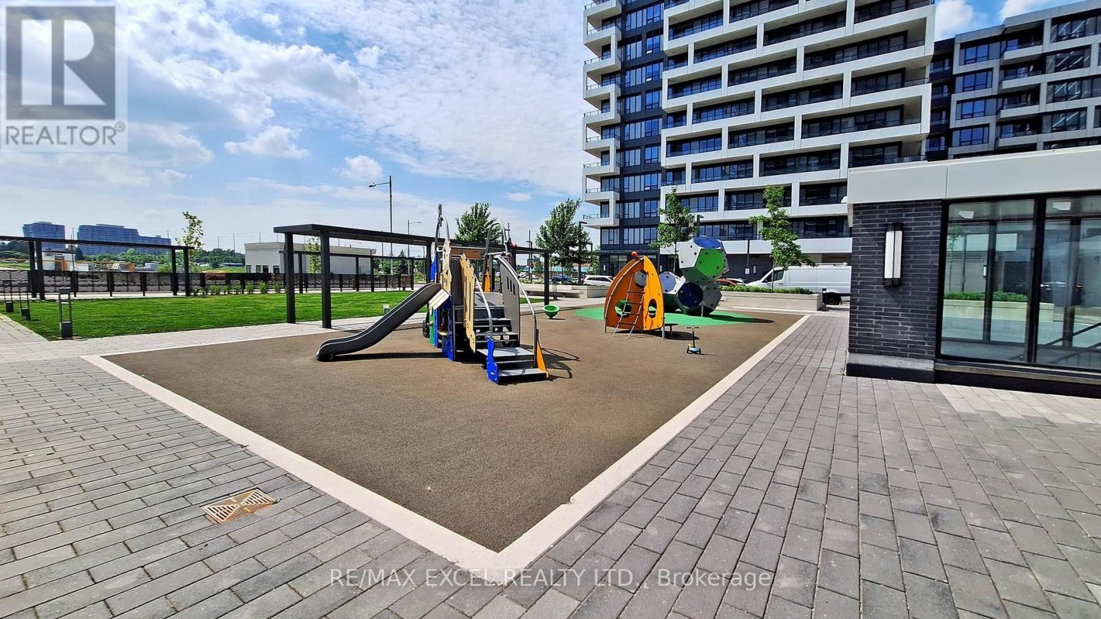 












1005 - 8 WATER WALK DRIVE

,
Markham (Unionville),




Ontario
L3R6L4

