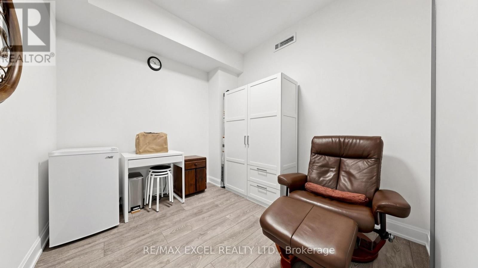 












1005 - 8 WATER WALK DRIVE

,
Markham (Unionville),




Ontario
L3R6L4


