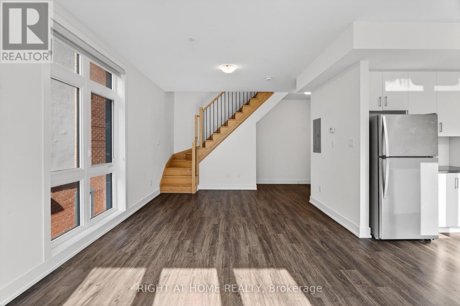












1 - 12860 YONGE STREET

,
Richmond Hill (Oak Ridges),




Ontario
L4E1J4

