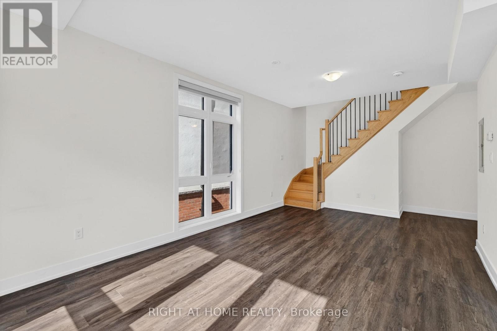 












1 - 12860 YONGE STREET

,
Richmond Hill (Oak Ridges),




Ontario
L4E1J4

