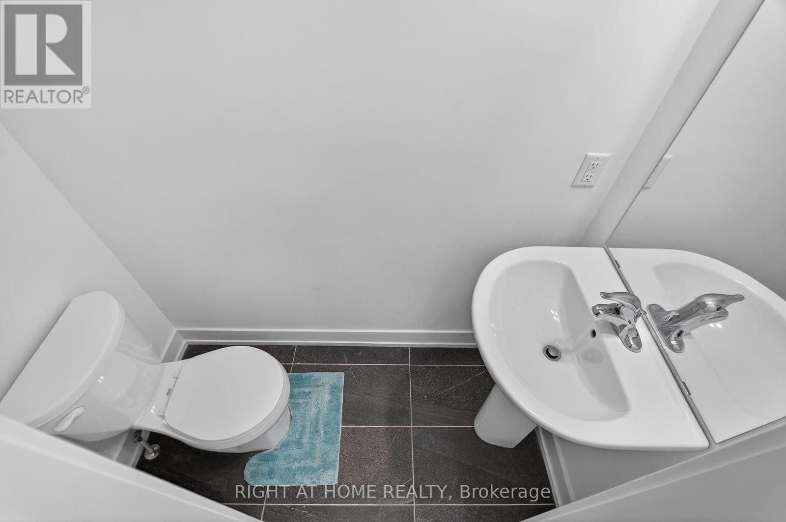 












1 - 12860 YONGE STREET

,
Richmond Hill (Oak Ridges),




Ontario
L4E1J4

