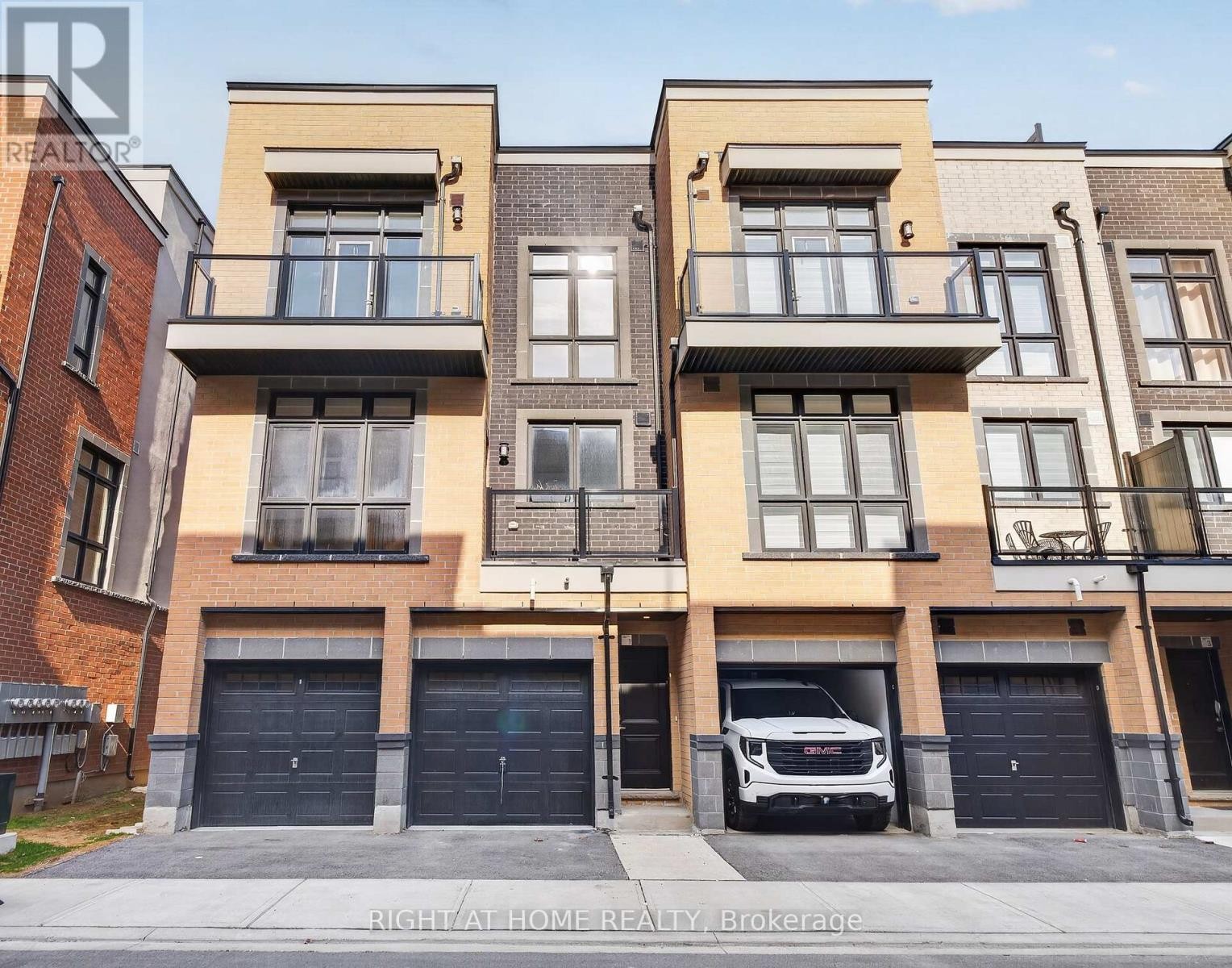 












1 - 12860 YONGE STREET

,
Richmond Hill (Oak Ridges),




Ontario
L4E1J4

