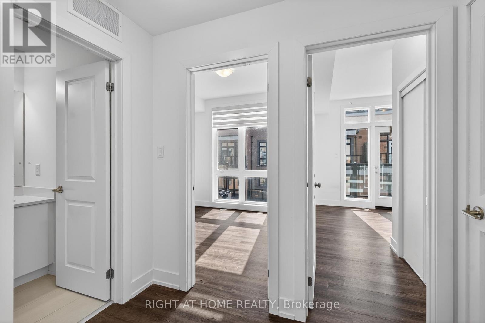 












1 - 12860 YONGE STREET

,
Richmond Hill (Oak Ridges),




Ontario
L4E1J4

