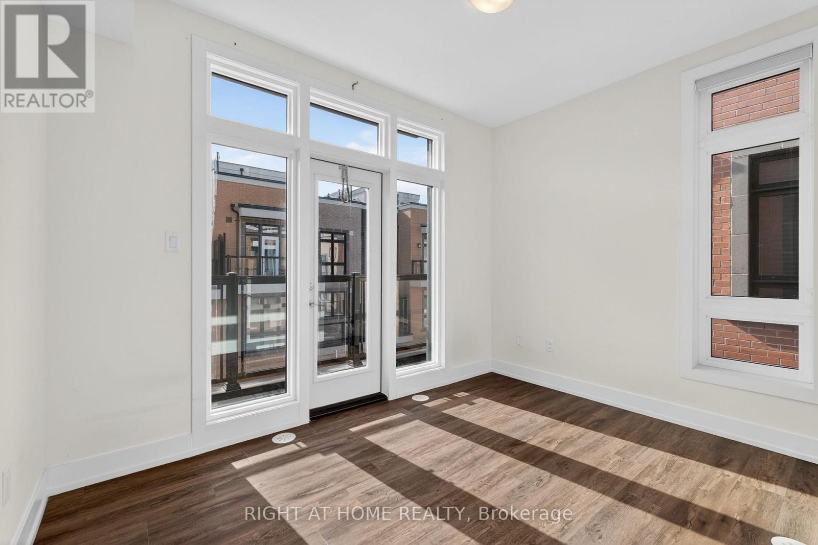 












1 - 12860 YONGE STREET

,
Richmond Hill (Oak Ridges),




Ontario
L4E1J4

