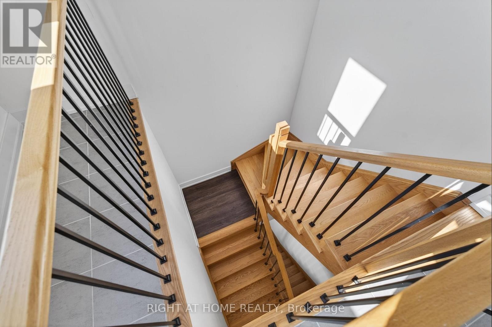 












1 - 12860 YONGE STREET

,
Richmond Hill (Oak Ridges),




Ontario
L4E1J4

