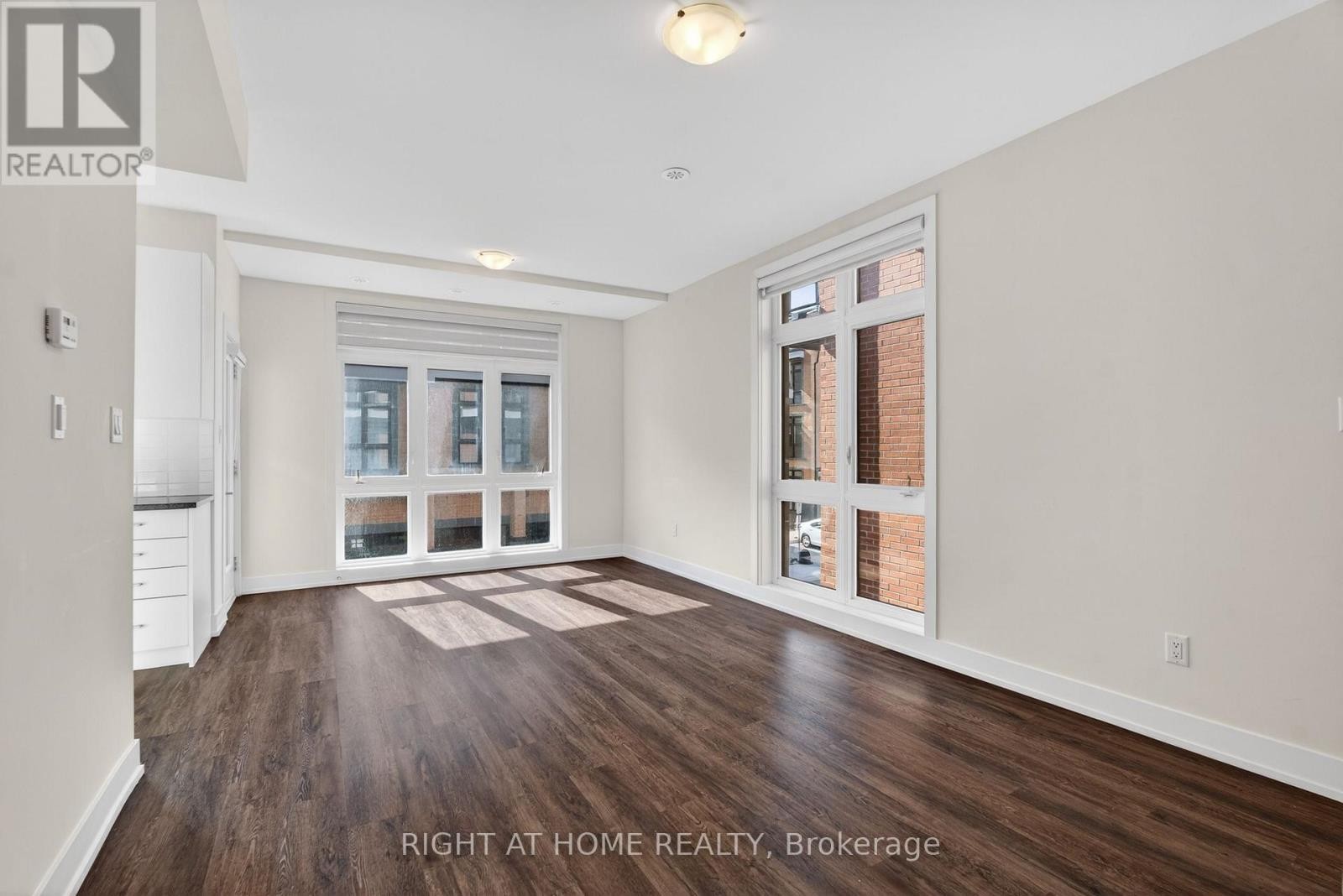 












1 - 12860 YONGE STREET

,
Richmond Hill (Oak Ridges),




Ontario
L4E1J4

