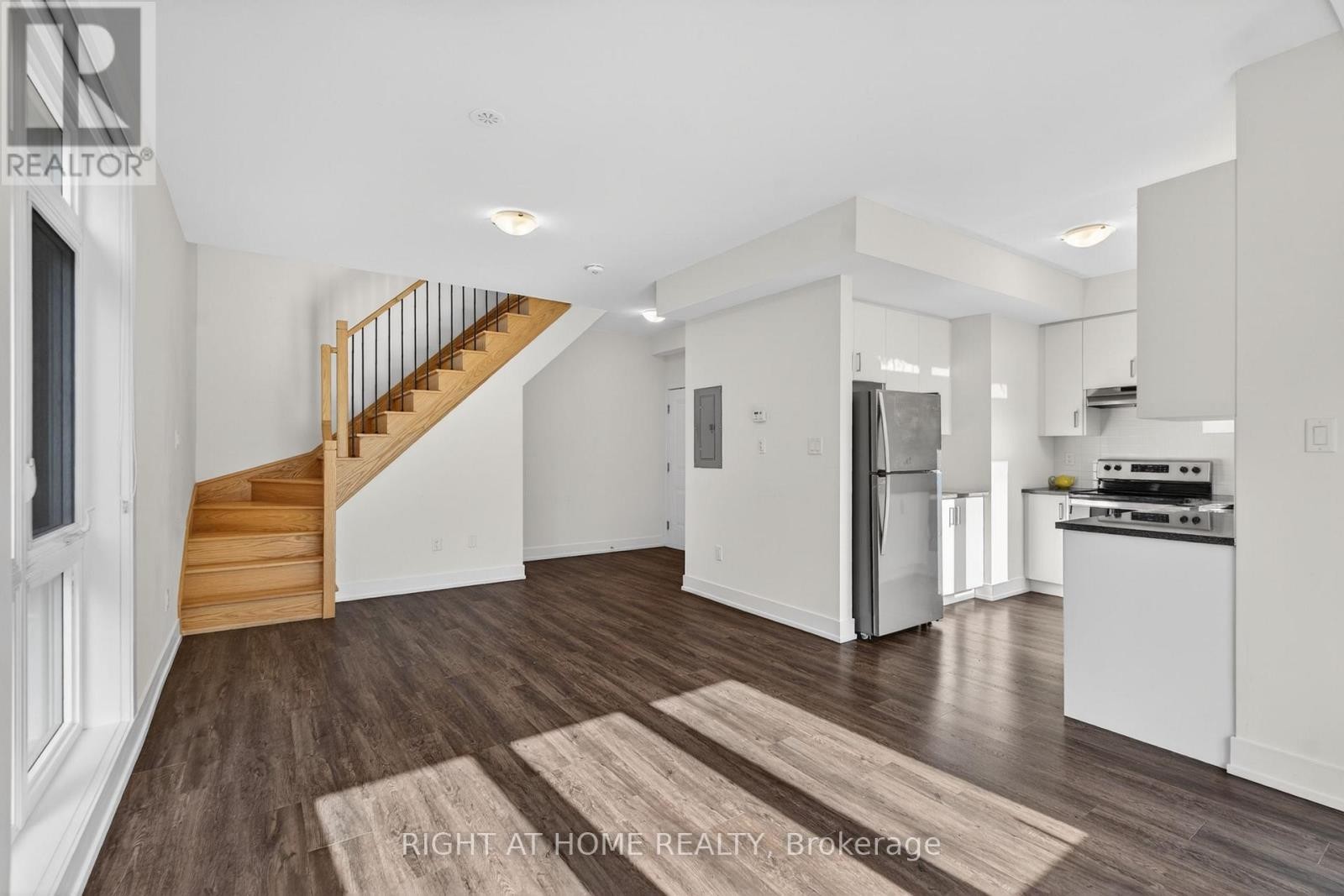 












1 - 12860 YONGE STREET

,
Richmond Hill (Oak Ridges),




Ontario
L4E1J4


