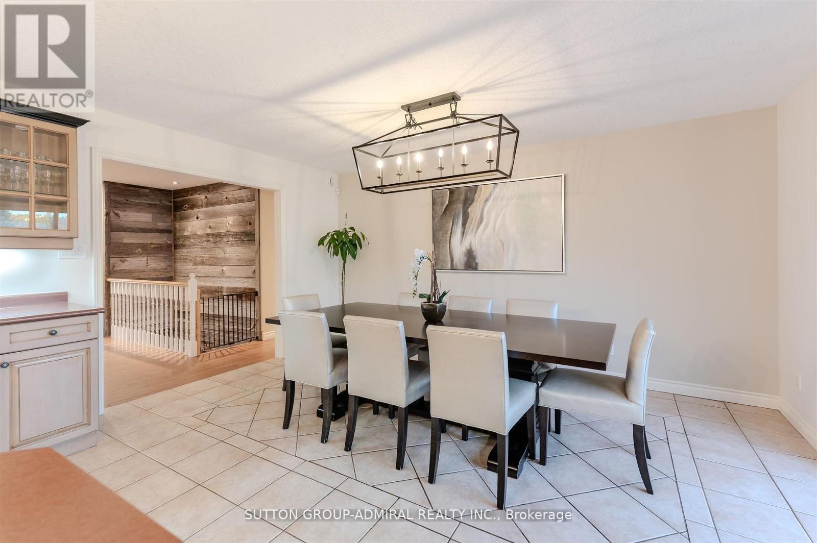 












250 DENNEY DRIVE

,
Essa,




Ontario
L3W0T8

