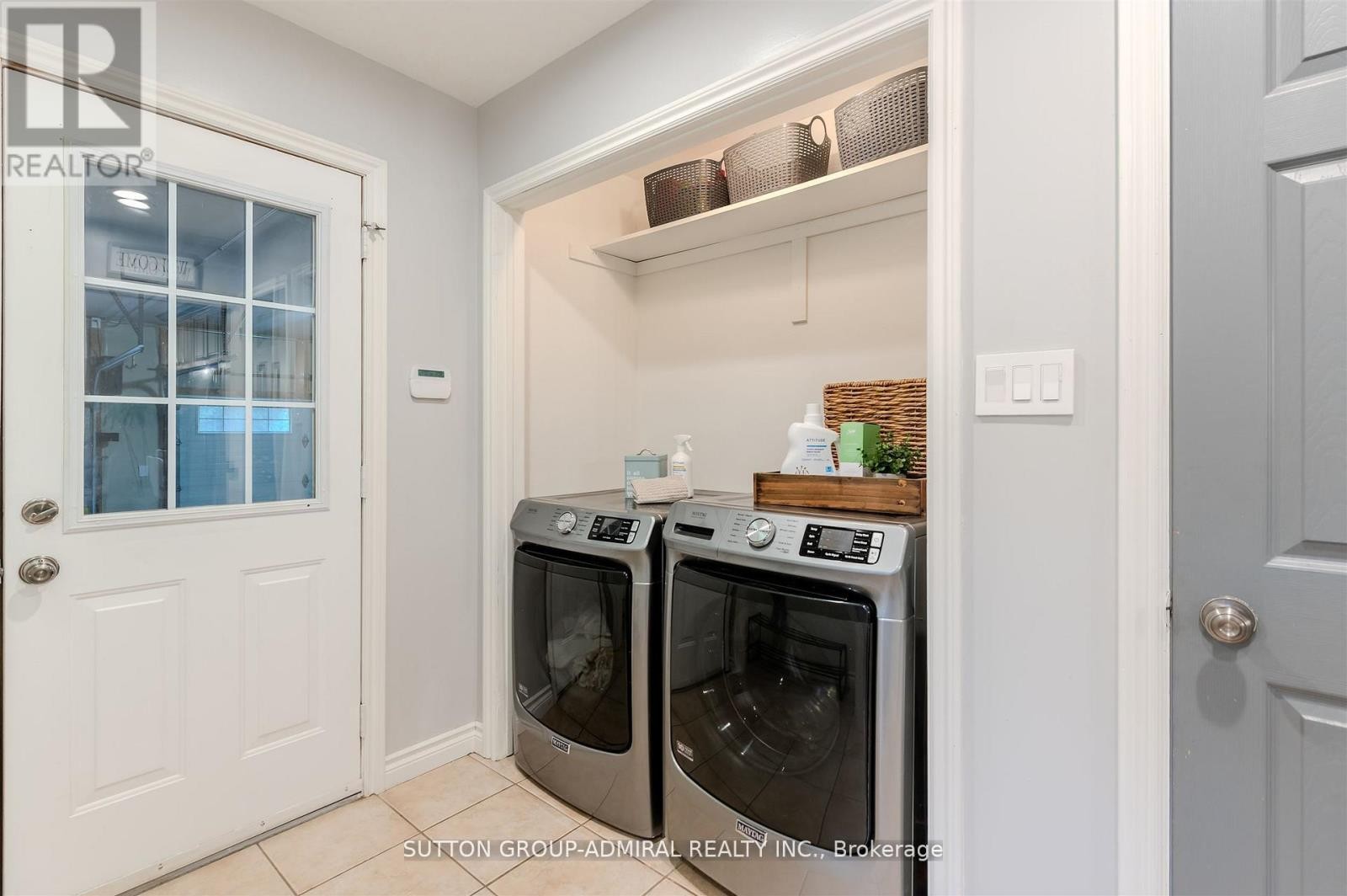 












250 DENNEY DRIVE

,
Essa,




Ontario
L3W0T8

