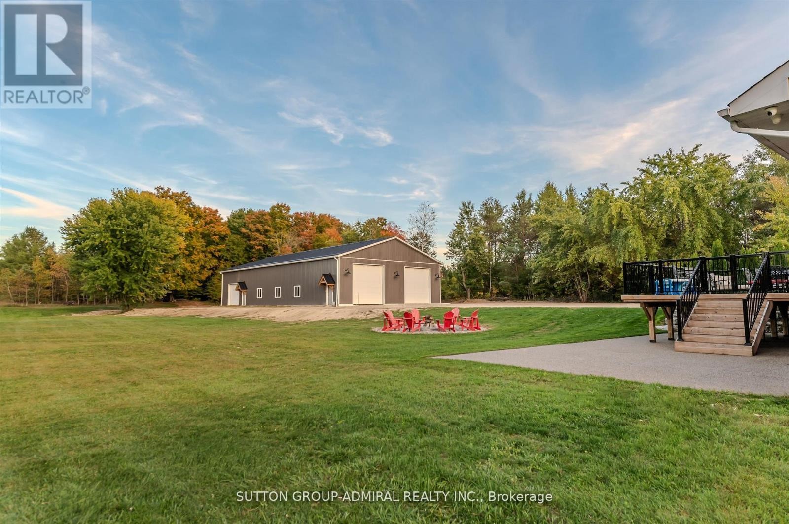 












250 DENNEY DRIVE

,
Essa,




Ontario
L3W0T8


