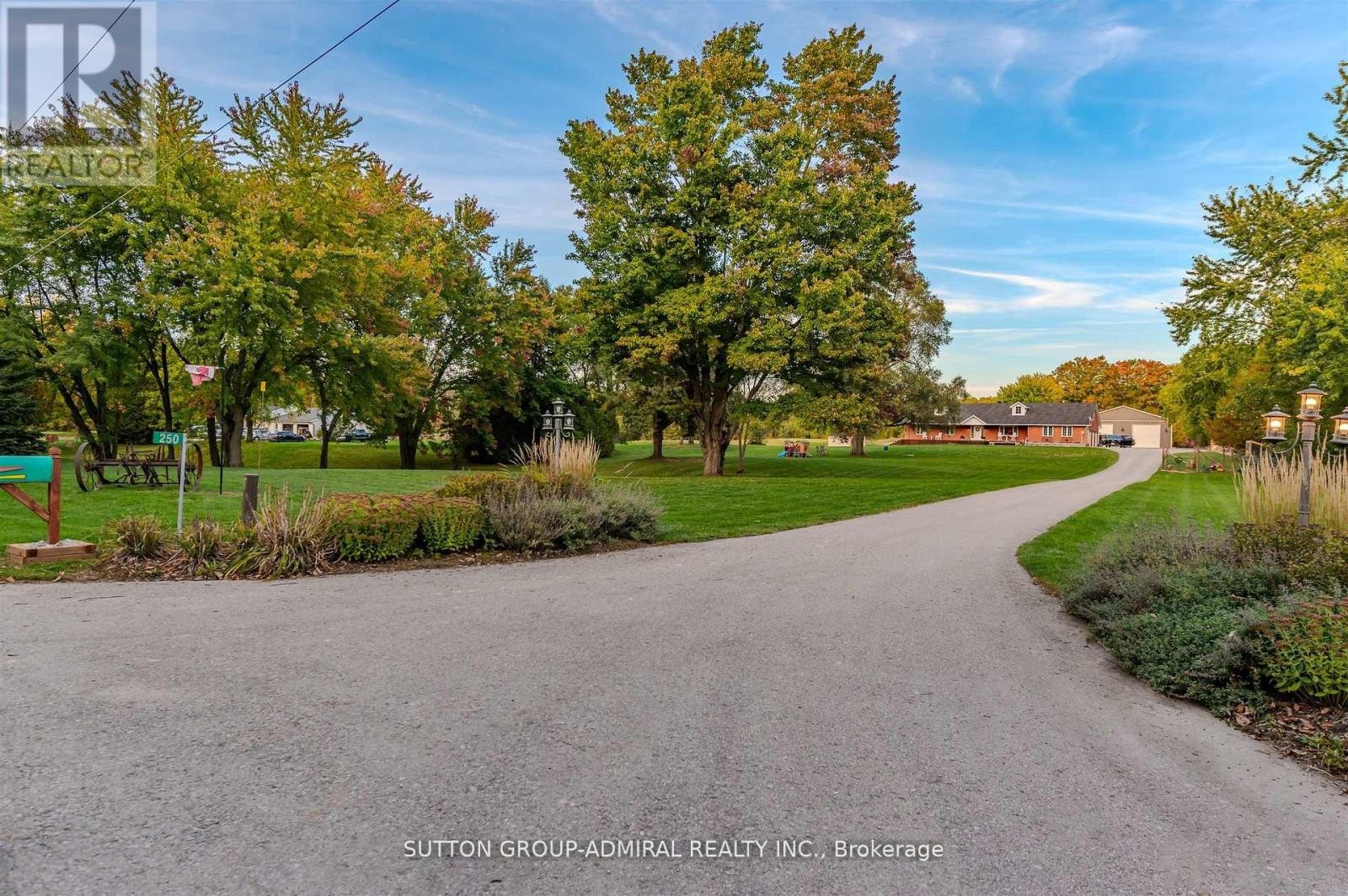 












250 DENNEY DRIVE

,
Essa,




Ontario
L3W0T8

