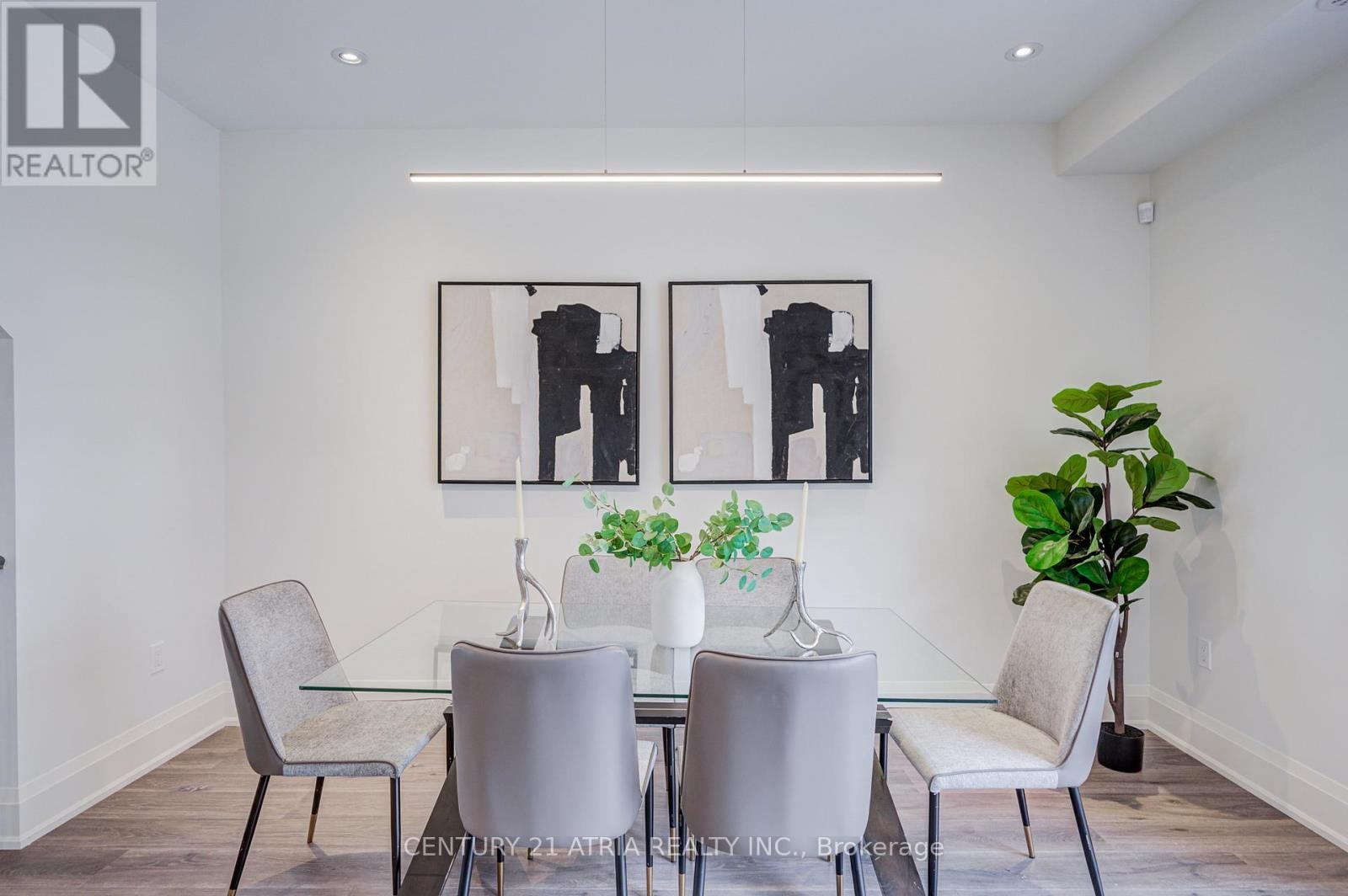 












49 COHEN WAY

,
Vaughan (Patterson),




Ontario
L6A5B4

