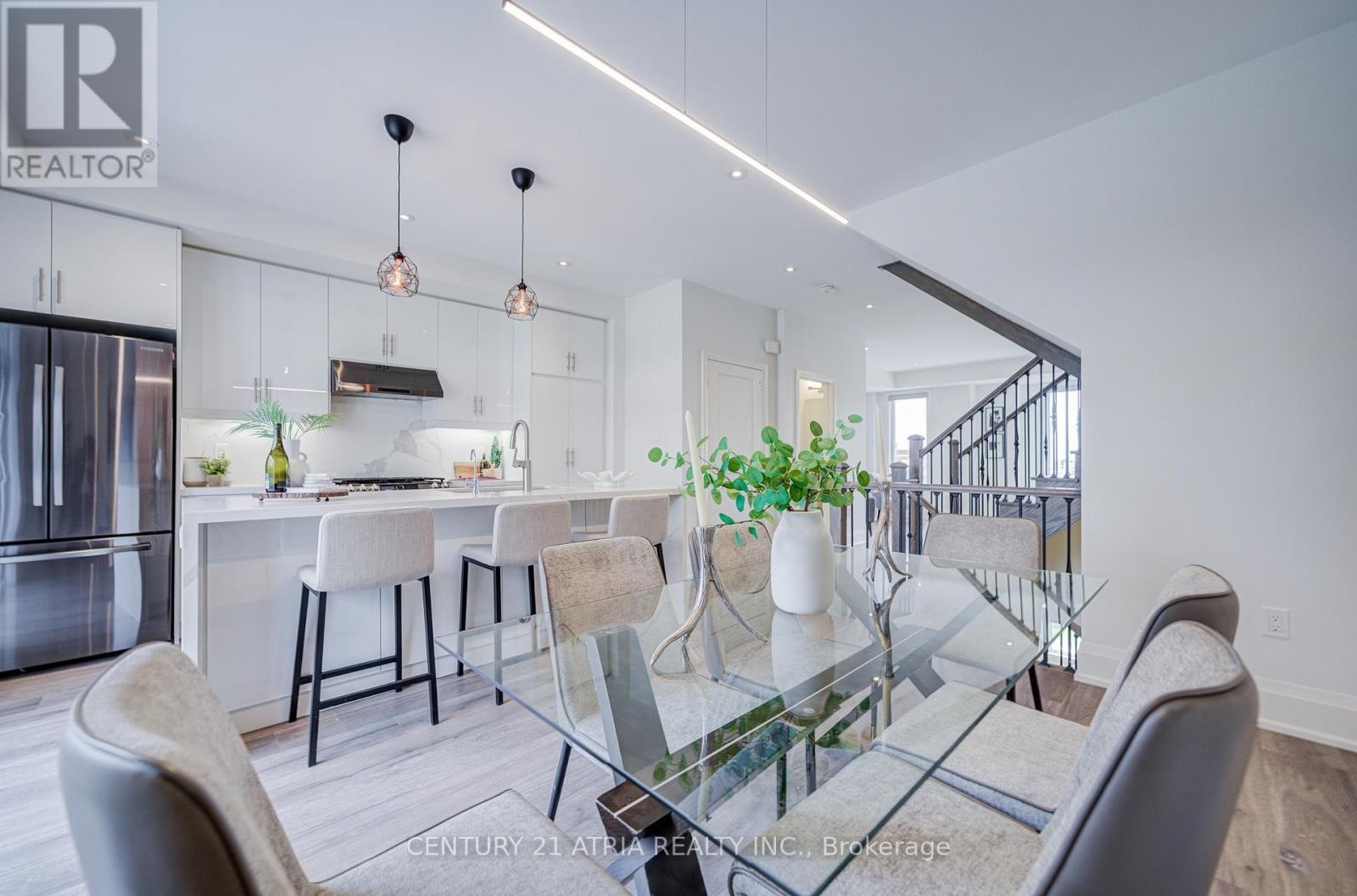 












49 COHEN WAY

,
Vaughan (Patterson),




Ontario
L6A5B4

