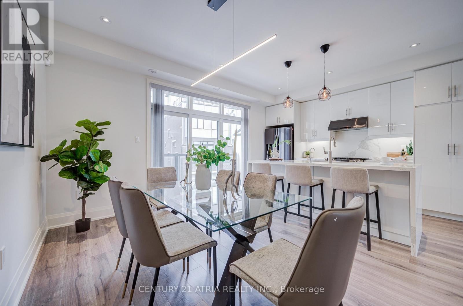 












49 COHEN WAY

,
Vaughan (Patterson),




Ontario
L6A5B4

