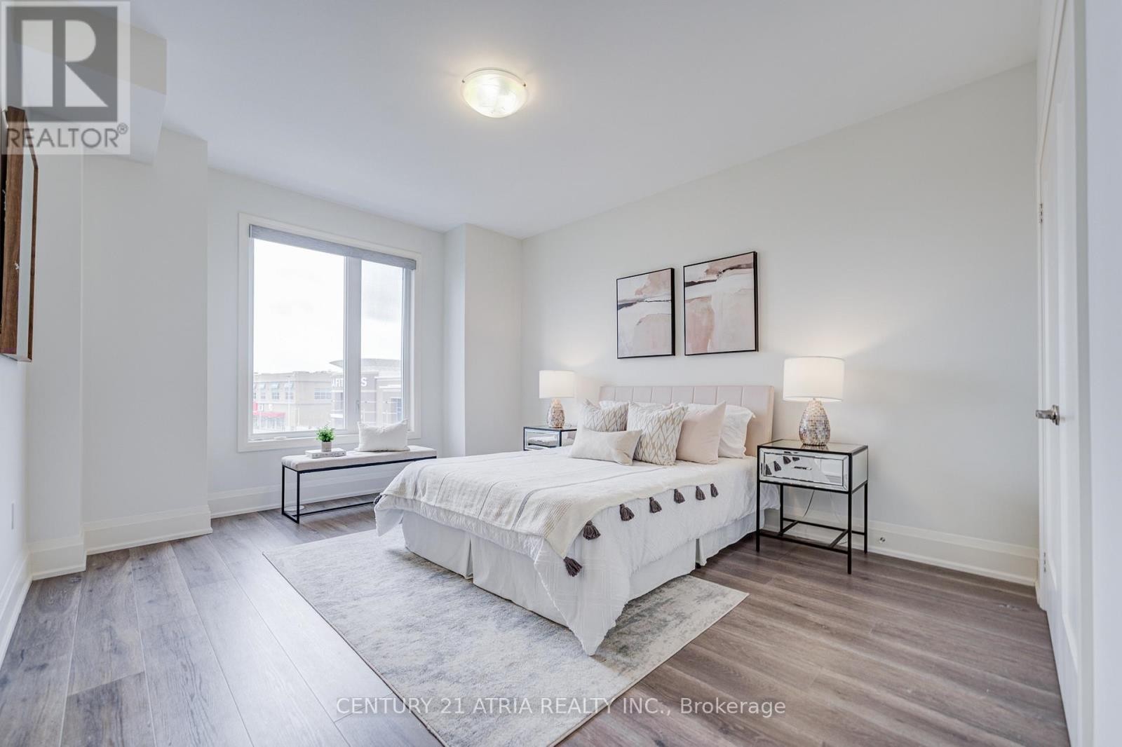 












49 COHEN WAY

,
Vaughan (Patterson),




Ontario
L6A5B4

