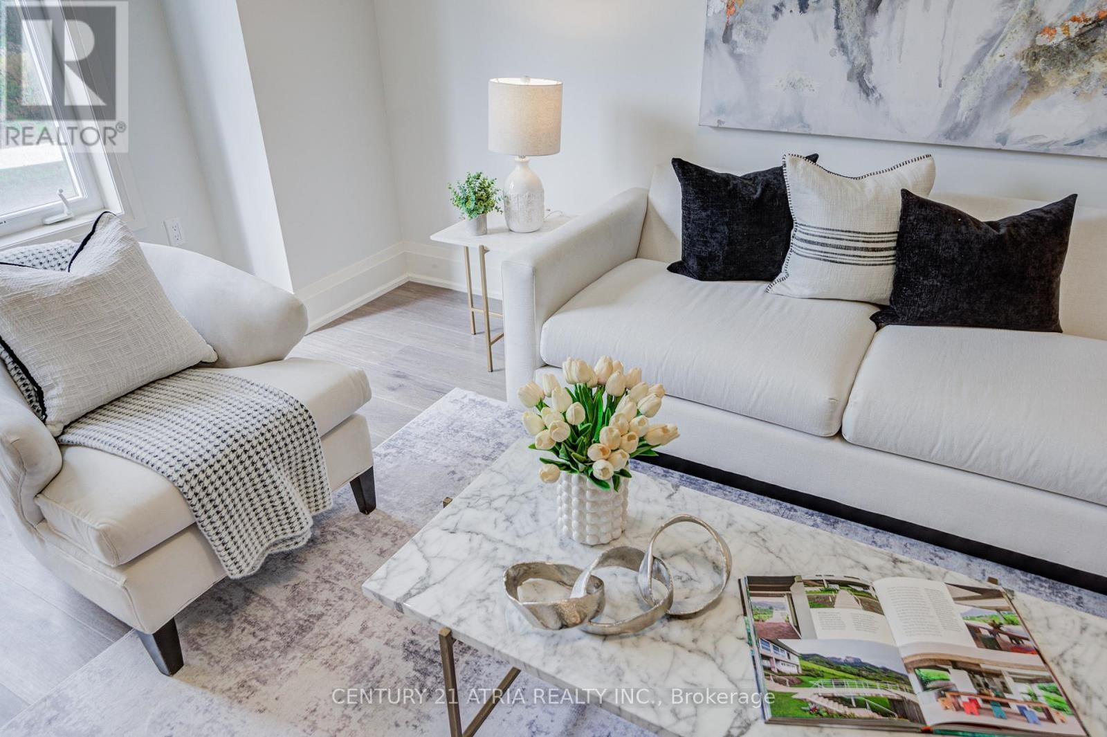 












49 COHEN WAY

,
Vaughan (Patterson),




Ontario
L6A5B4

