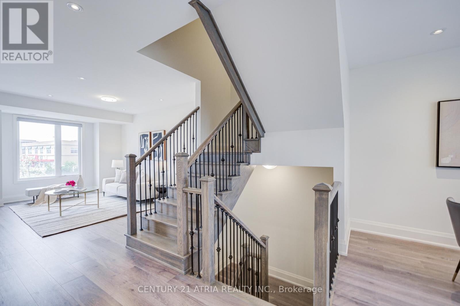 












49 COHEN WAY

,
Vaughan (Patterson),




Ontario
L6A5B4

