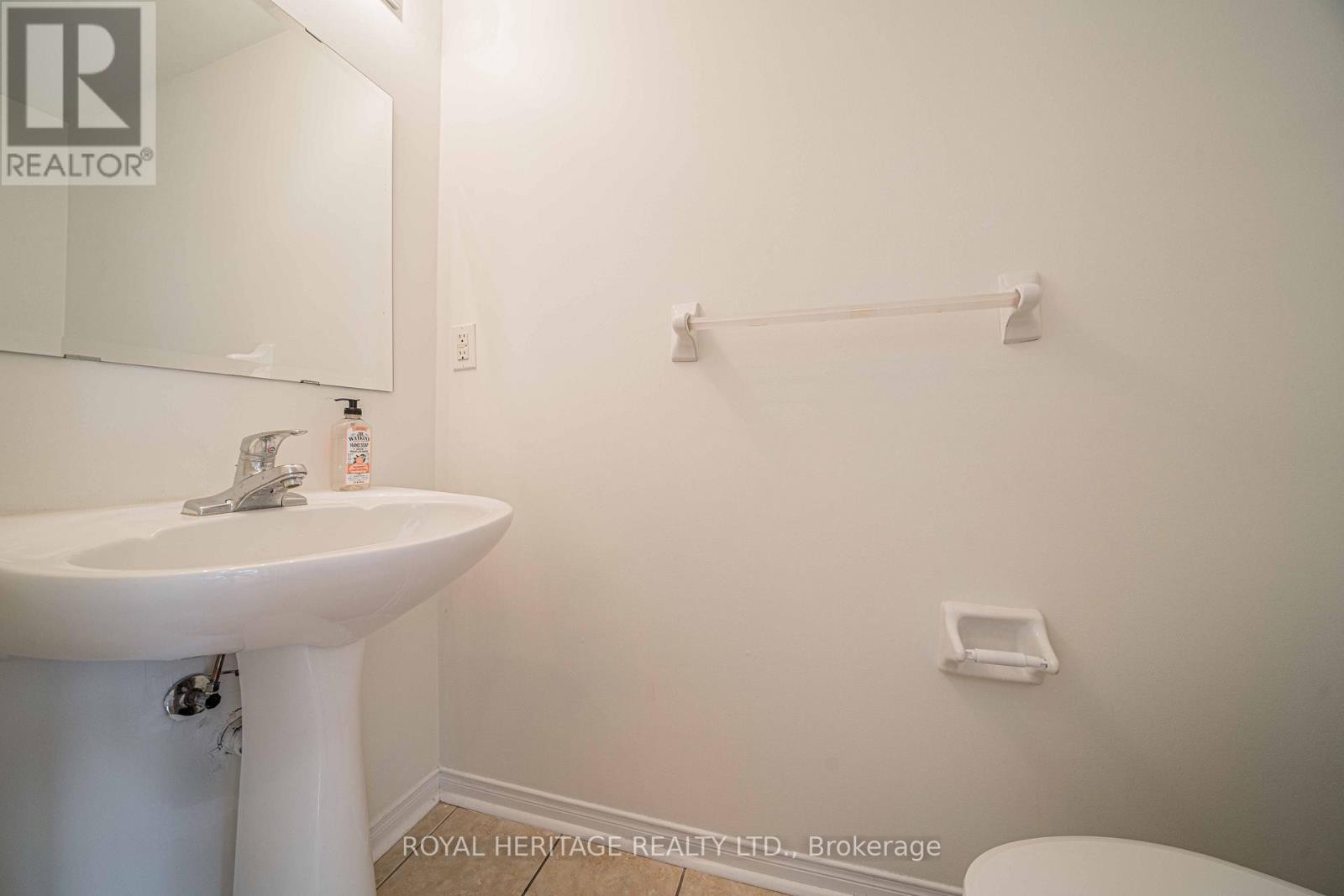 












344 CASTLEMORE AVENUE

,
Markham (Berczy),




Ontario
L6C2R6

