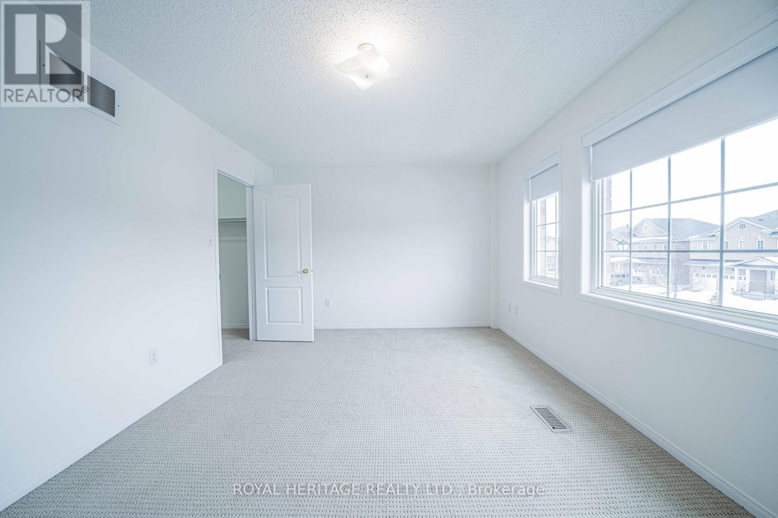 












344 CASTLEMORE AVENUE

,
Markham (Berczy),




Ontario
L6C2R6

