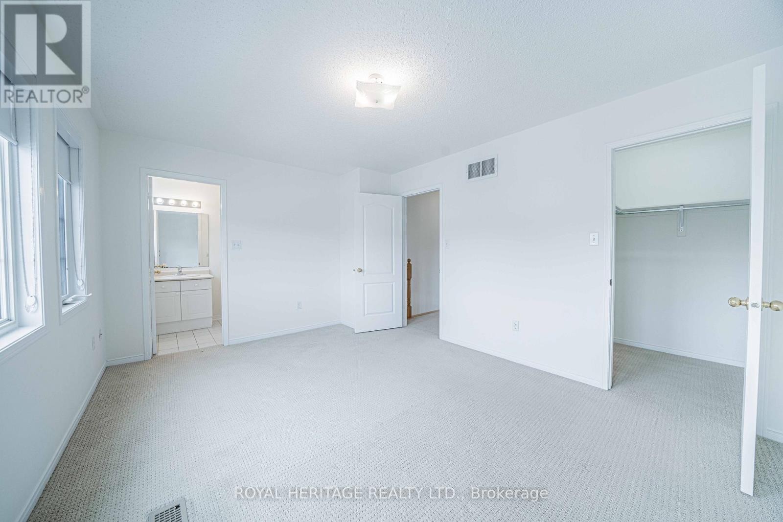 












344 CASTLEMORE AVENUE

,
Markham (Berczy),




Ontario
L6C2R6

