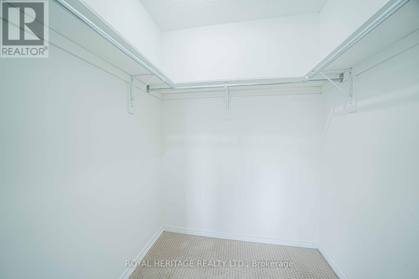 












344 CASTLEMORE AVENUE

,
Markham (Berczy),




Ontario
L6C2R6

