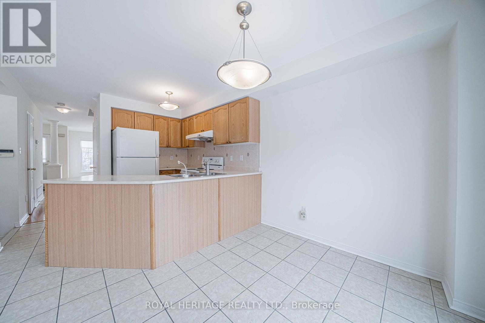












344 CASTLEMORE AVENUE

,
Markham (Berczy),




Ontario
L6C2R6

