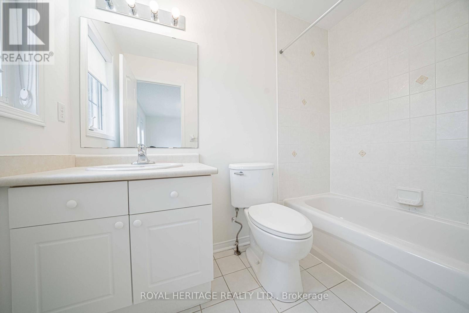 












344 CASTLEMORE AVENUE

,
Markham (Berczy),




Ontario
L6C2R6

