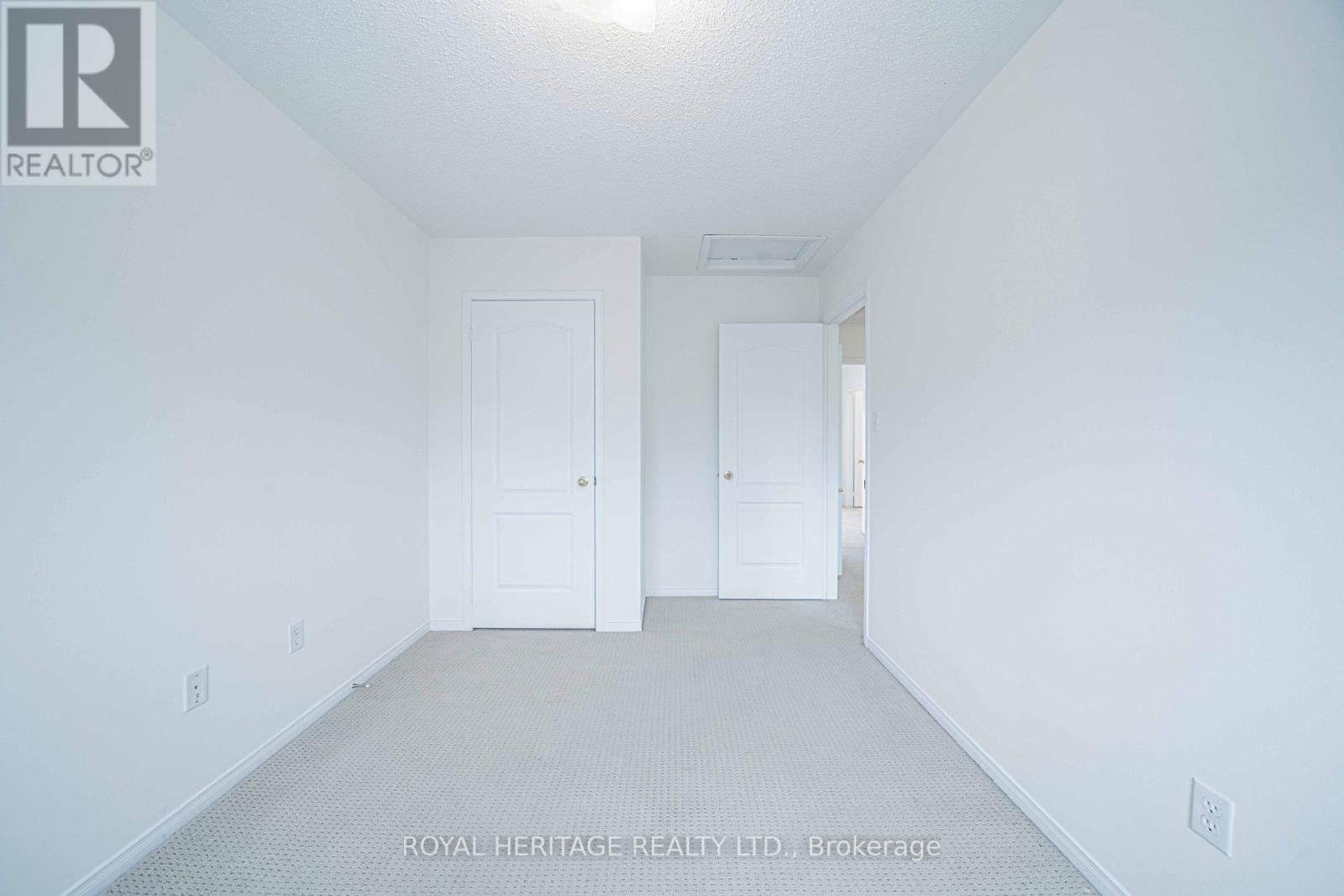 












344 CASTLEMORE AVENUE

,
Markham (Berczy),




Ontario
L6C2R6


