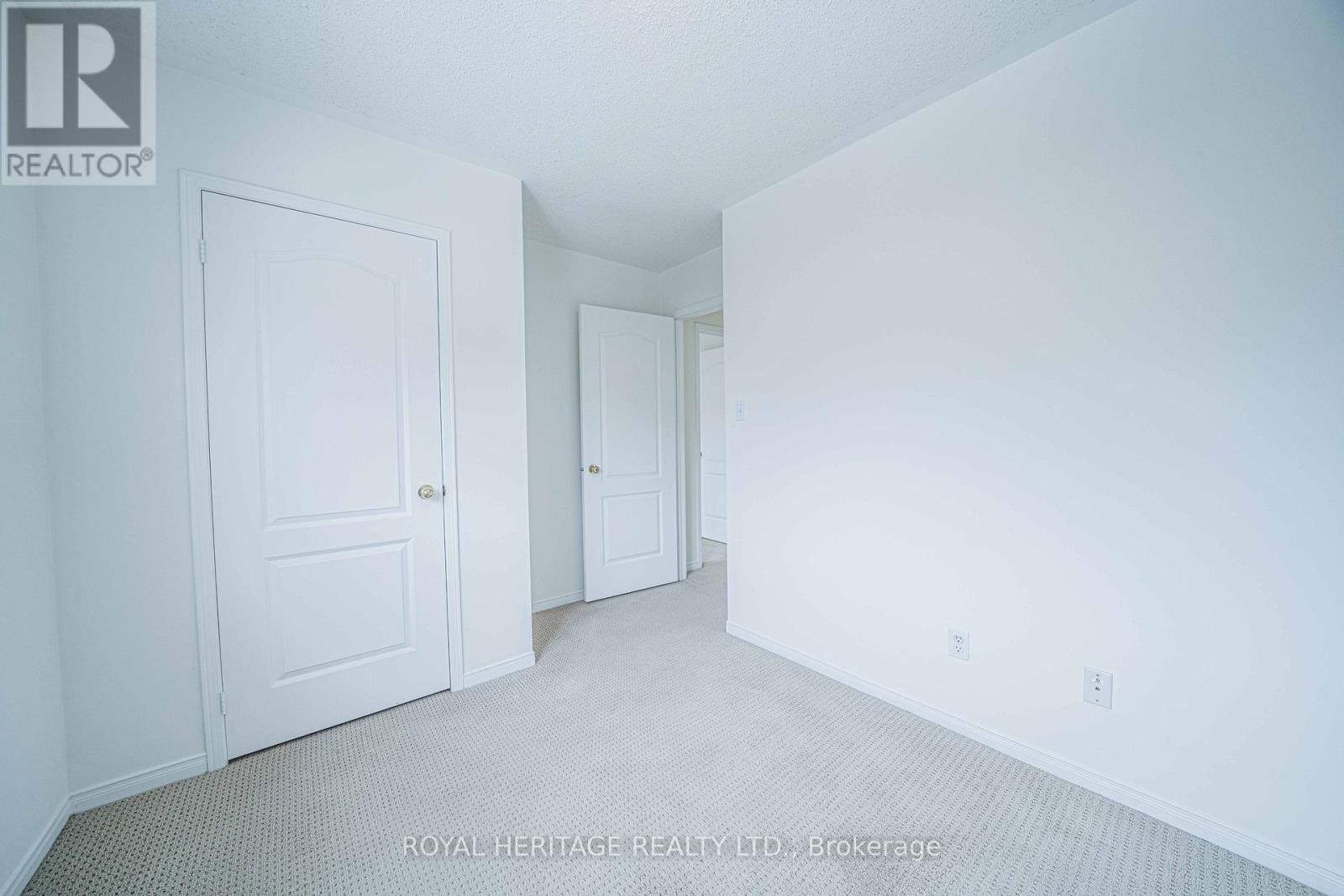 












344 CASTLEMORE AVENUE

,
Markham (Berczy),




Ontario
L6C2R6

