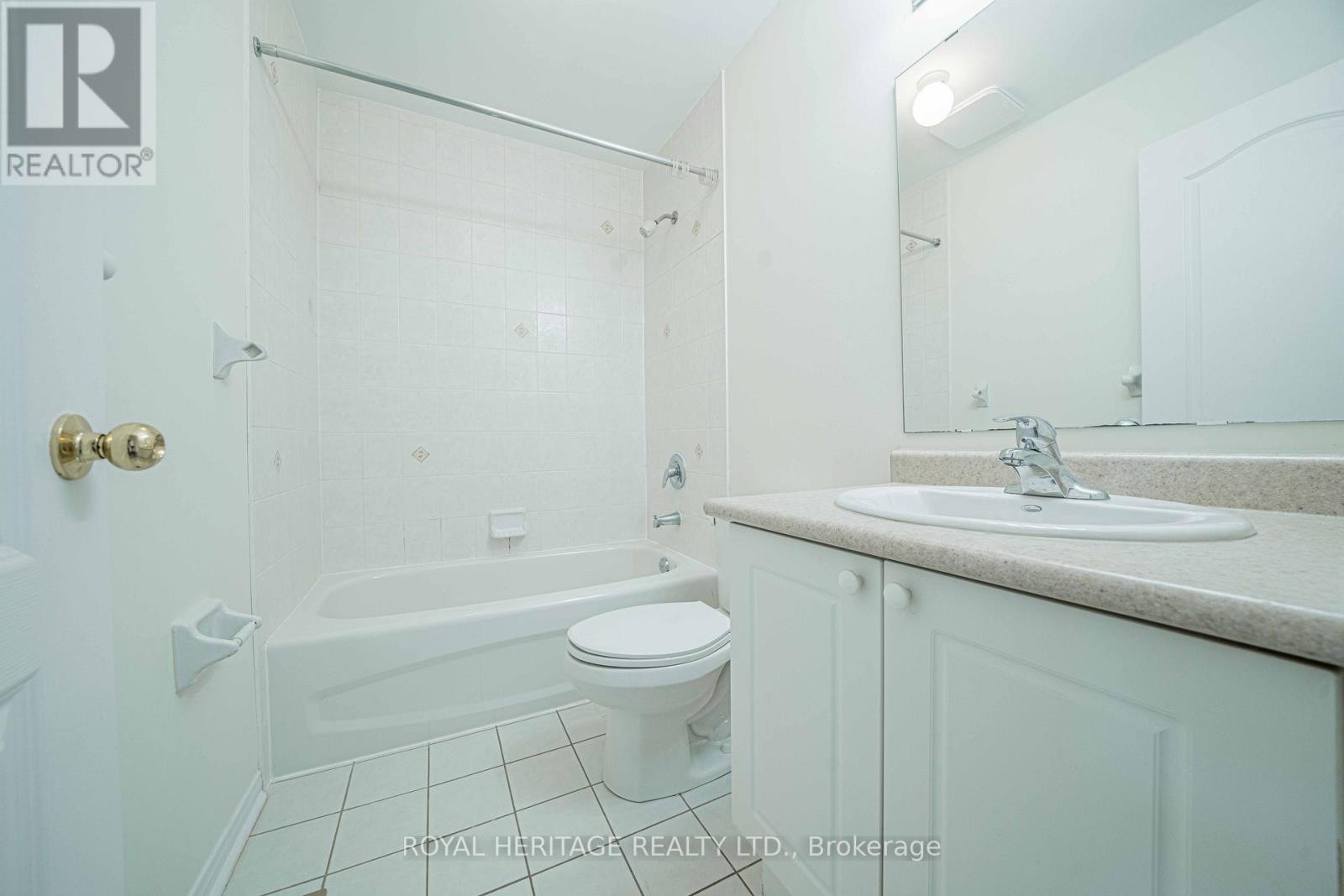 












344 CASTLEMORE AVENUE

,
Markham (Berczy),




Ontario
L6C2R6

