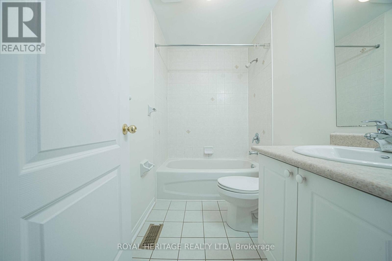 












344 CASTLEMORE AVENUE

,
Markham (Berczy),




Ontario
L6C2R6

